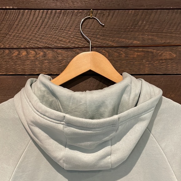 NWOT - Men's UA Short Sleeve Fleece Hoodie with Pocket - Picture 6 of 6